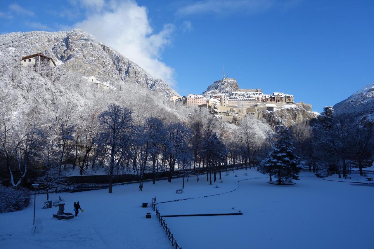 Appartement Cosy Montagne, Centre Ville De Briancon Exterior photo